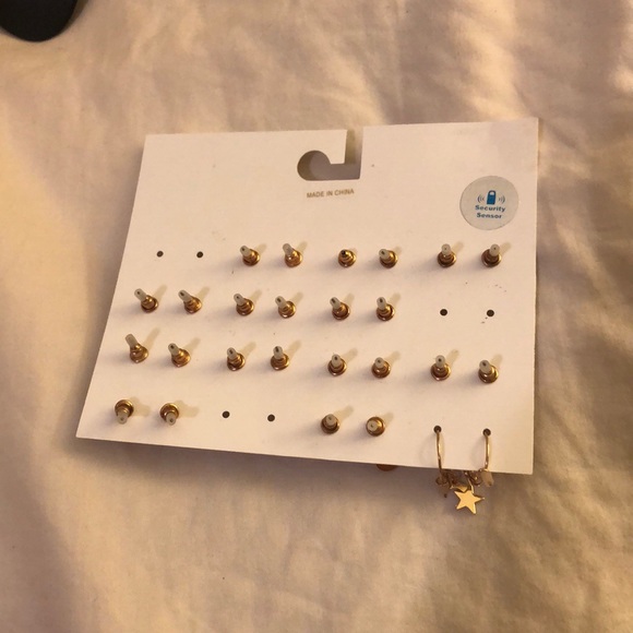 Women’s earrings pack - Picture 2 of 2